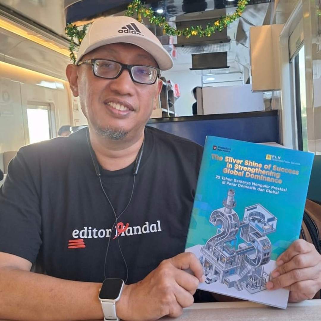 Buku 25 Tahun PT PLN NPS